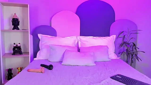 SophieGomez22 online show from February 7, 1:48 pm