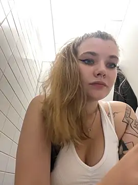 Snapshot of Holy_Tereza chatting on September 20, 3:43 pm Holy Tereza online show from September 20, 3:43 pm