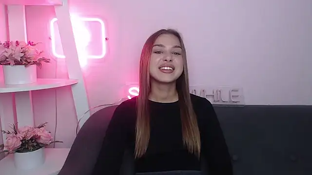 MilanaAngelAs online show from October 3, 4:39 am