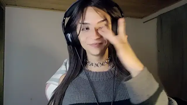 Dollbehavior  online show from January 9, 9:35 am