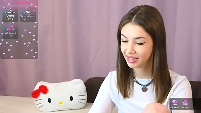 Snapshot of ellie_kramer chatting on October 19, 7:27 pm ellie kramer online show from October 19, 7:27 pm