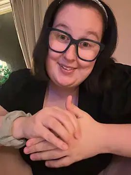 Snapshot of Misssmilf chatting on October 4, 5:39 pm Misssmilf online show from October 4, 5:39 pm
