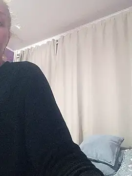 BritneyHudson online show from December 4, 5:21 am