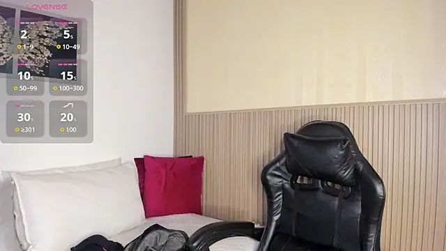 summer night  online show from September 18, 11:42 am