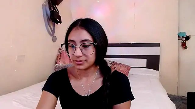 chika hellar online show from March 26, 9:05 pm