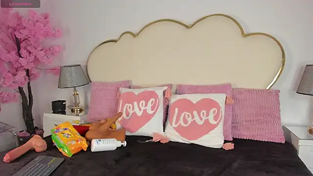 CahitlinBell online show from November 25, 5:42 am