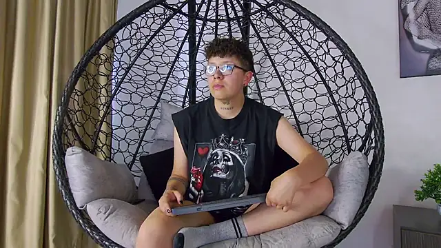 alex noa online show from March 2, 7:20 pm