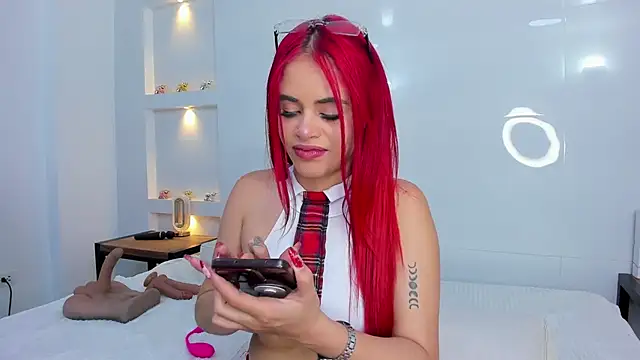 Snapshot of Dalia-Prada chatting on October 18, 5:10 am Dalia-Prada online show from October 18, 5:10 am