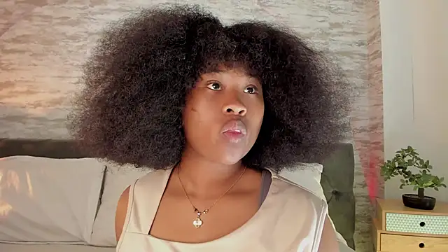 Anneth  M online show from September 29, 7:52 pm