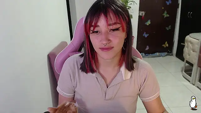 Snapshot of littleangel1_m chatting on September 18, 5:28 am littleangel1 m online show from September 18, 5:28 am