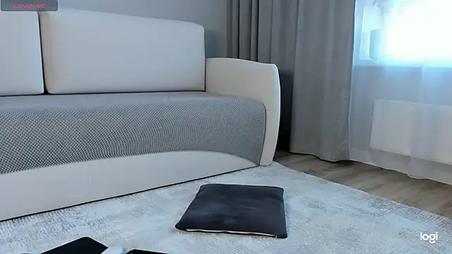 AmelinaLove online show from October 12, 1:30 am