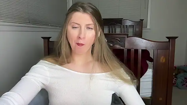 YUMIandbigWOLF online show from January 8, 4:16 am