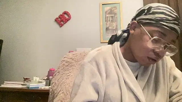 MommyConfident online show from December 13, 9:21 pm