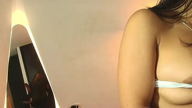 samy jonnes  online show from January 17, 12:40 am