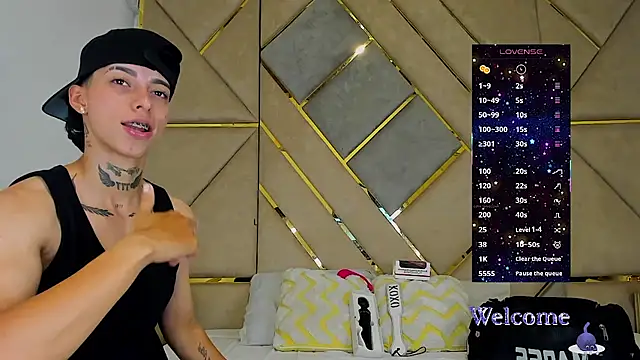 AmberAdams  online show from November 2, 4:10 pm