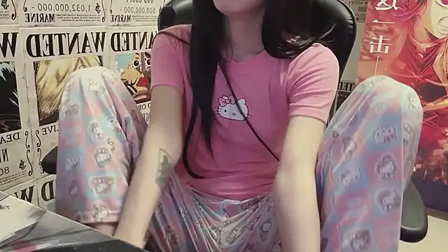 SNAKEgirlQAQ online show from May 31, 6:09 pm