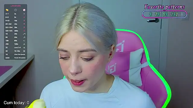 mybunnywendy online show from June 14, 7:03 pm