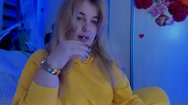 CoraSwon online show from November 3, 11:20 pm