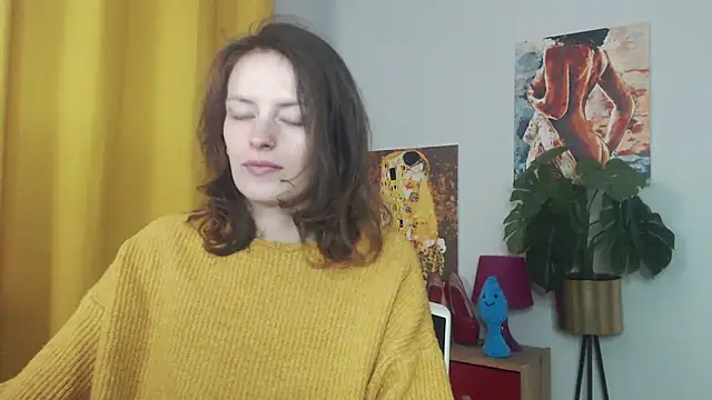 juicyNadine online show from October 6, 4:40 am