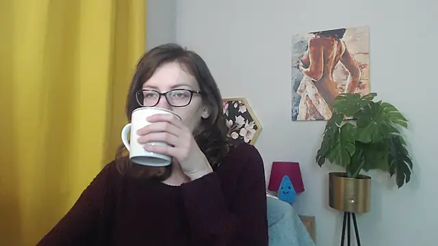 juicyNadine online show from December 22, 5:54 am