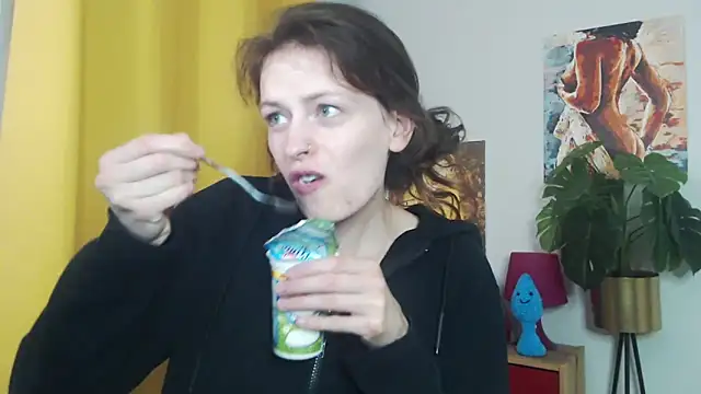 juicyNadine online show from September 16, 4:31 am