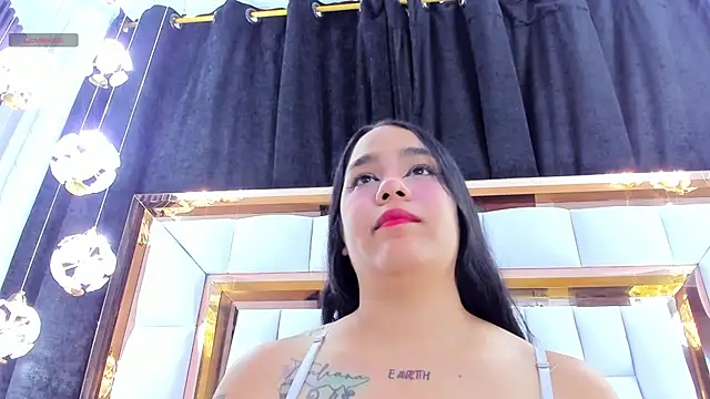 RileySweett online show from April 17, 12:40 pm