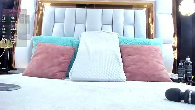 RileySweett online show from October 24, 11:50 am