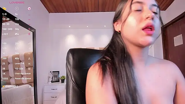 Snapshot of paulina_sweett_ chatting on October 16, 1:47 pm paulina sweett online show from October 16, 1:47 pm