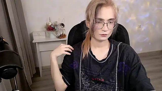 CuteYukiKun online show from April 7, 2:13 am