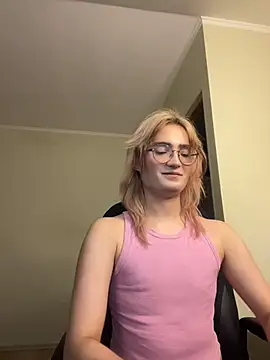 CuteYukiKun online show from October 13, 5:37 pm