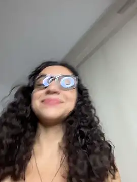 uniquerossie online show from February 24, 9:19 am