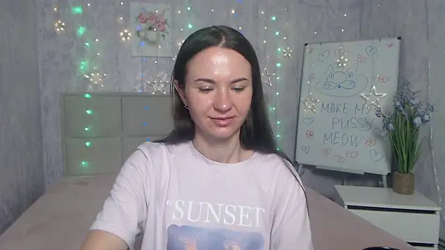 KaraCriegs online show from September 25, 6:50 pm