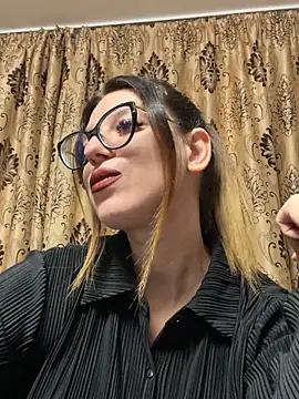 NadiraNoor online show from November 5, 5:51 pm