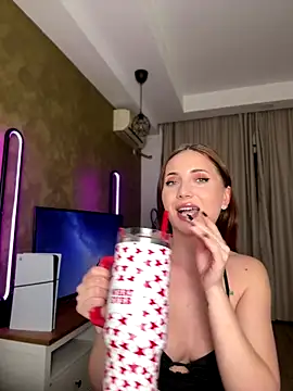 AvaGianna online show from November 29, 3:49 pm