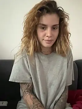 EmiliaCatalina online show from February 7, 6:34 pm