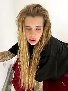 EmiliaCatalina online show from October 18, 1:52 am