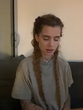 EmiliaCatalina online show from February 15, 3:09 am