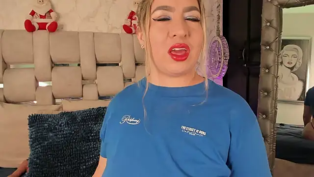 laura bassi online show from November 30, 5:33 am