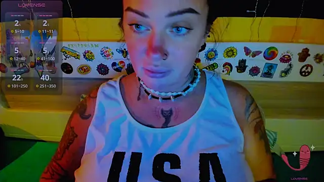 EllieOz online show from October 22, 5:29 pm