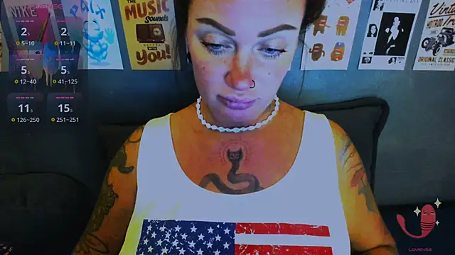 EllieOz online show from April 24, 8:22 pm