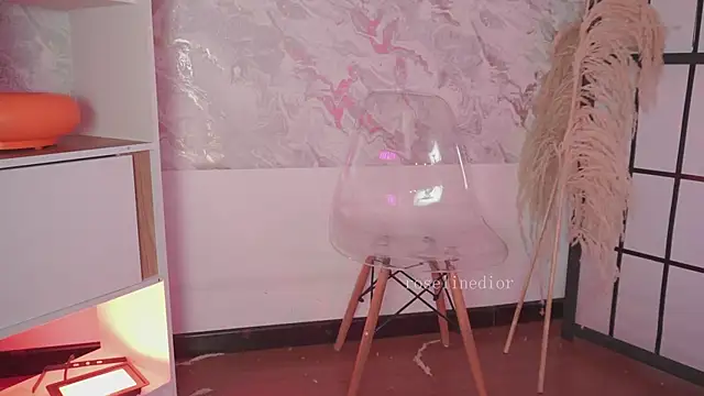 roselinedior online show from April 2, 4:26 pm