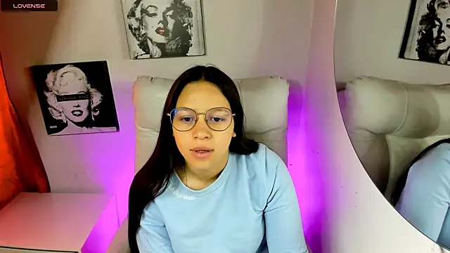 SamanthaRoldaan online show from April 18, 2:08 pm