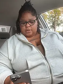 kweenxkarma online show from September 25, 1:15 am