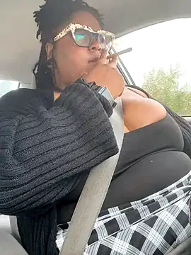 kweenxkarma online show from September 9, 10:20 pm