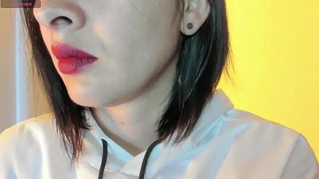 Snapshot of queen_fetish chatting on October 14, 11:02 am queen fetish online show from October 14, 11:02 am