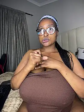 Bustygoddess32 online show from April 18, 1:30 am