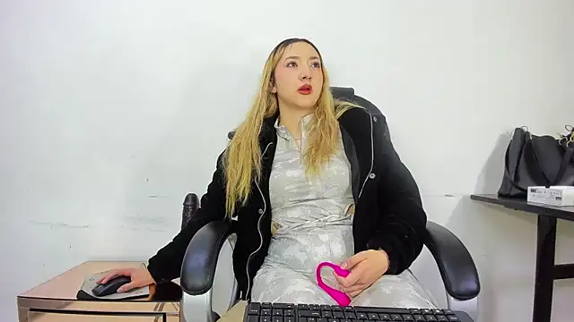 Barbie girl 69 online show from November 12, 2:59 pm