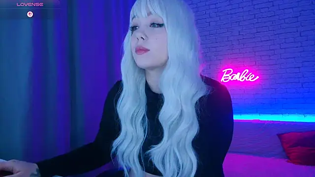 -Stacyy- online show from March 19, 6:40 am