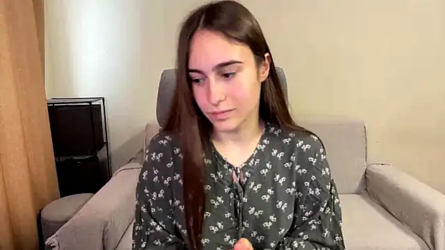 AliceKolltt online show from October 18, 1:25 pm