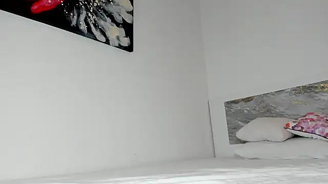 anisialuna  online show from April 7, 7:54 am